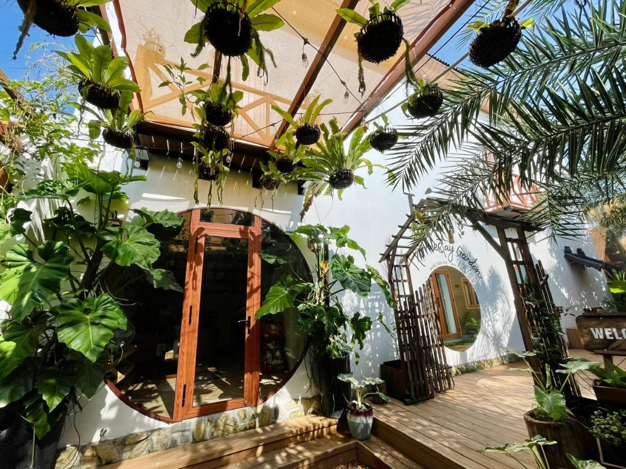 Lá Homestay 2 Long Xuyên Esterno foto