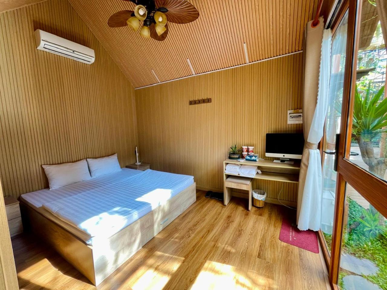 Lá Homestay 2 Long Xuyên Esterno foto