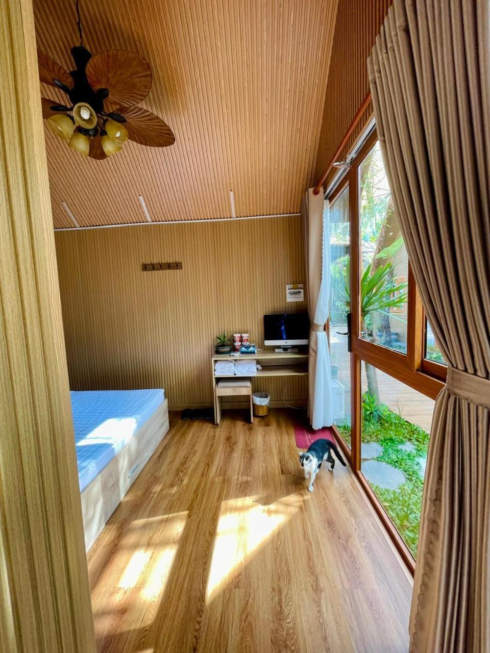 Lá Homestay 2 Long Xuyên Esterno foto