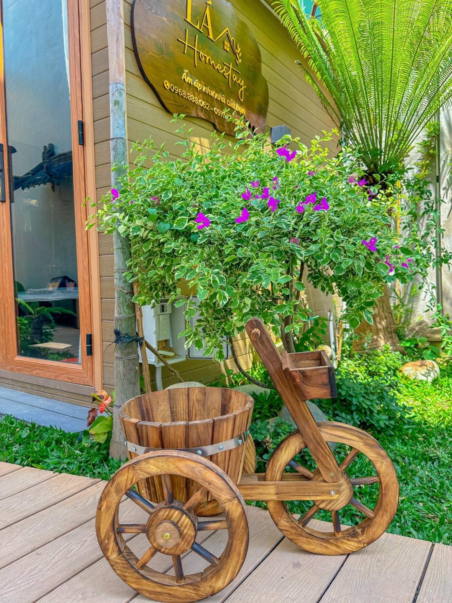 Lá Homestay 2 Long Xuyên Esterno foto